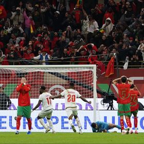 شاهد.. لاعبو المغرب يغادرون الملعب وسط صيحات استهجان