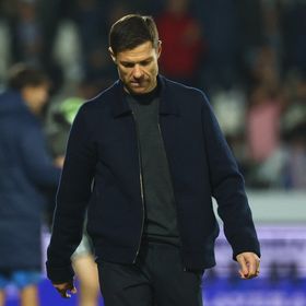 غاريث بيل يحدد أسباب إقالة تشابي ألونسو من تدريب ريال مدريد