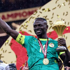 موتسيبي يزور السنغال ويلتقي رئيس البلاد في خضم أزمة كأس إفريقيا