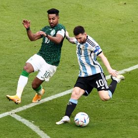 ليونيل ميسي يستعيد ذكريات صدمته بمباراة السعودية