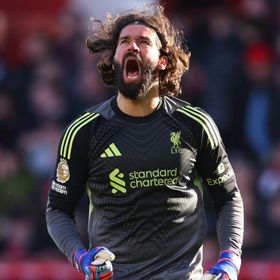 أليسون يمنح ليفربول "طوق النجاة"