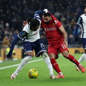 سبينس مدافع توتنهام يتحدى: أثق تماماً في إيقاف خطورة محمد صلاح