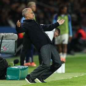 لويس إنريكي يعترف بمعاناة باريس سان جيرمان من ظروف صعبة