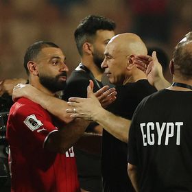 حسام حسن رداً على الانتقادات: منتخب مصر لديه محترفان وربع فقط