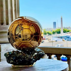 الكشف عن المرشحين للفوز بجائزة الكرة الذهبية 2025