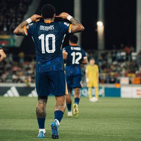 هولندا تهرب من فخ ليتوانيا بتدخلات "الهداف التاريخي" ممفيس ديباي