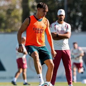 "سأغتنم كل فرصة".. إسبي يحمّس جمهور ريال مدريد بعد أول تدريب