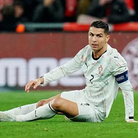صحيفة برتغالية تشكِّك بجدوى وجود رونالدو مع المنتخب
