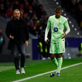 مناظرة ساخنة في برشلونة بسبب "الموظف" فليك وعرض قياسي لشراء يامال