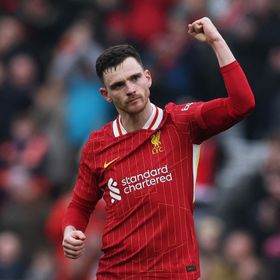 "لاعب مهم للفريق".. فان دايك يعارض انتقال روبرتسون لتوتنهام