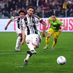 يوفنتوس يقترب من تمديد عقد لوكاتيلي حتى 2030 مع زيادة راتبه