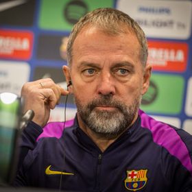 فليك يتحدث عن إصابة يامال وجاهزية غارسيا ويعلّق على عودة ميسي