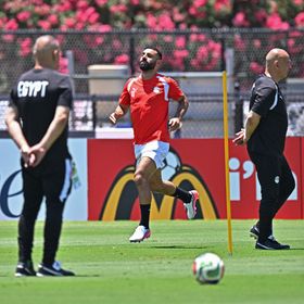 محمد صلاح "السليم" يغادر بشكل مفاجئ معسكر منتخب مصر.. ما السبب؟