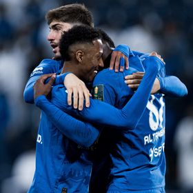 شاهد.. الهلال يهزم الفتح برباعية ويبلغ نصف نهائي كأس الملك