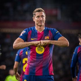 برشلونة يحسم مصير ليفاندوفسكي
