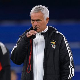 فيروس يضرب مورينيو وبنفيكا ويهدّد بتأجيل قمة ضد بورتو