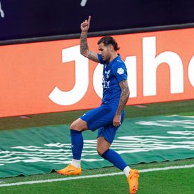 ثيو هيرنانديز مدافع الهلال يسعى لتحطيم رقمه القياسي مع ميلان