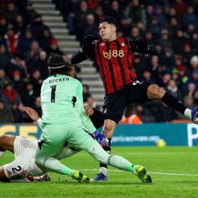 ما "الخطأ الساذج" الذي ارتكبه لاعبو ليفربول قبل هدف بورنموث الثاني؟