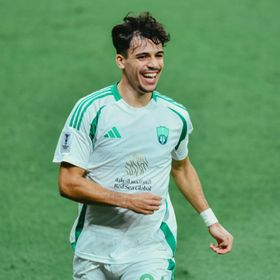 فيغا لاعب الأهلي السعودي سينتقل إلى بورتو مقابل هذا المبلغ