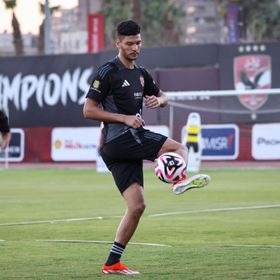 من أجل عيون "يوسف بلعمري".. الأهلي يتخلص من أشرف داري