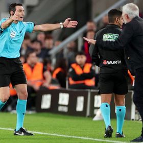 لجنة حكام الدوري الإسباني تحسم الجدل بشأن لمسة بالدي في الكلاسيكو