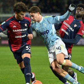 كالياري يصدم يوفنتوس.. ونابولي يخطف فوزاً صعباً من ساسولو