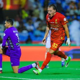 شاهد.. القادسية يكتفي بالتعادل أمام التعاون ونيوم يسقط أمام الخلود