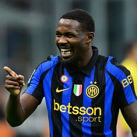 إنتر ميلان يهزم بارما بسهولة ويتصدّر الدوري الإيطالي مؤقتاً