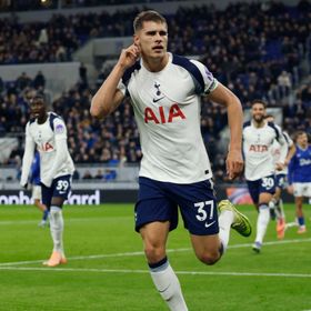 بعد مشادته مع الجماهير.. مدافع توتنهام يقترب من ليفربول