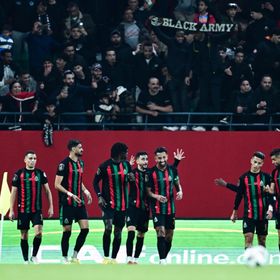 الاتحاد الإفريقي يدين "المخالفات الخطيرة" للجيش الملكي ضد الأهلي