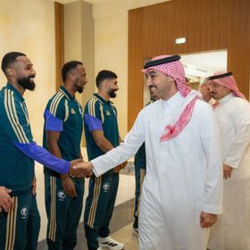 وزير الرياضة يلتقي بعثة المنتخب السعودي قبل المغادرة للمونديال
