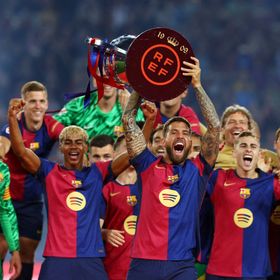 لأسباب سياسية.. مدافع برشلونة مهدد بالمنع من اللعب لمنتخب إسبانيا