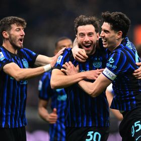 إنتر يسحق كومو ويتقدم لصدارة الدوري الإيطالي