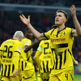 مدافع دورتموند يتجاهل برشلونة ويختار ريال مدريد