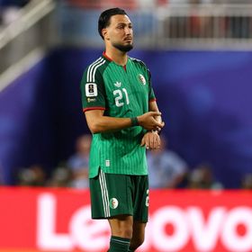 بن سبعيني يكسر صمته بعد شائعات تمرده بمنتخب الجزائر