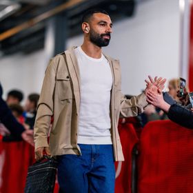 تشكيلة ليفربول ضد غلطة سراي.. محمد صلاح "العريس" يقود الهجوم