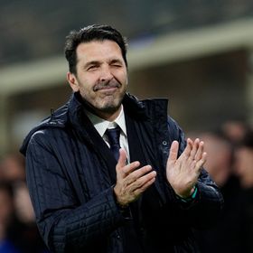 بوفون يترك منصبه مع منتخب إيطاليا بعد فشل التأهل للمونديال
