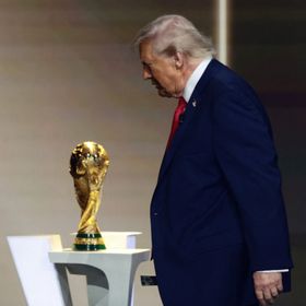 سبب أمني؟ لماذا يغيب دونالد ترمب عن أول مباراة للمنتخب الأميركي بكأس العالم؟