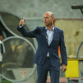 "بند كارثي" يحرم الأهلي من إقالة توروب ليقترب من "موسم صفري"