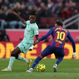 جماهير برشلونة تنتقم من نيكو ويليامز في العودة إلى كامب نو