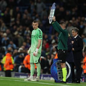 كورتوا يصاب ويغادر مباراة ريال مدريد ومانشستر سيتي