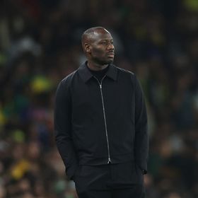 مدرب السنغال يتهم منظمي المباراة الودية ضد البرازيل بـ"قلة الاحترام"