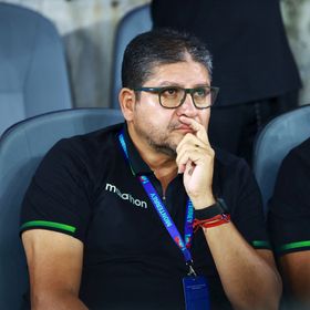 مدرب بوليفيا: نشعر بألم وإحباط شديدين وفخور بشجاعة اللاعبين