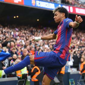 "هاتريك" لامين يامال يقوده إلى 5 أرقام تاريخية بالدوري الإسباني وأوروبا