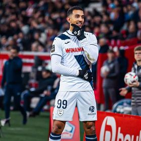 إيقاف المصري "كوكا" لاعب لوهافر  4 مباريات بسبب "شعار المثلية"