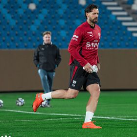 تشكيلة الهلال أمام النصر.. وافدان جديدان على مقاعد البدلاء
