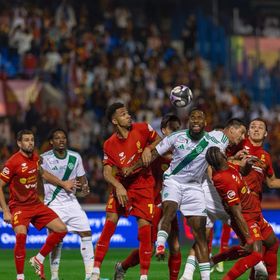 تركي العمار الأفضل وإداورد ميندي الأسوأ في قمة القادسية والأهلي