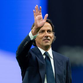 سيموني إنزاغي يشكو أخطاء الهلال والبطاقات الحمراء والبدايات