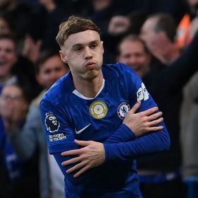 كول بالمر يسجل ويعيد توازن تشيلسي في الدوري الإنجليزي