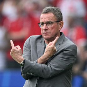 "يورو 2024": هل كسر مدرب النمسا نظارتيه خلال الفوز على بولندا؟